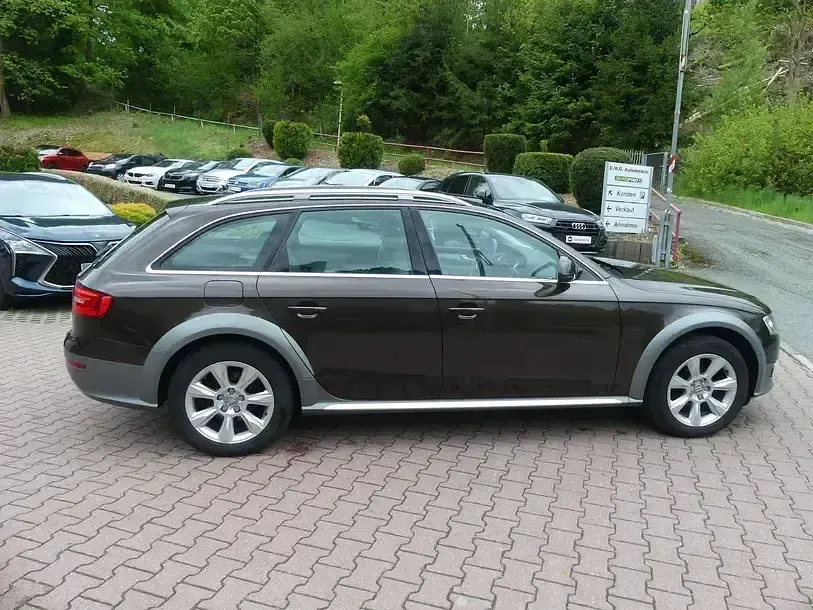 Używany Audi A4 Allroad 190 KM (139 kW) 2015 Brązowy Kombi