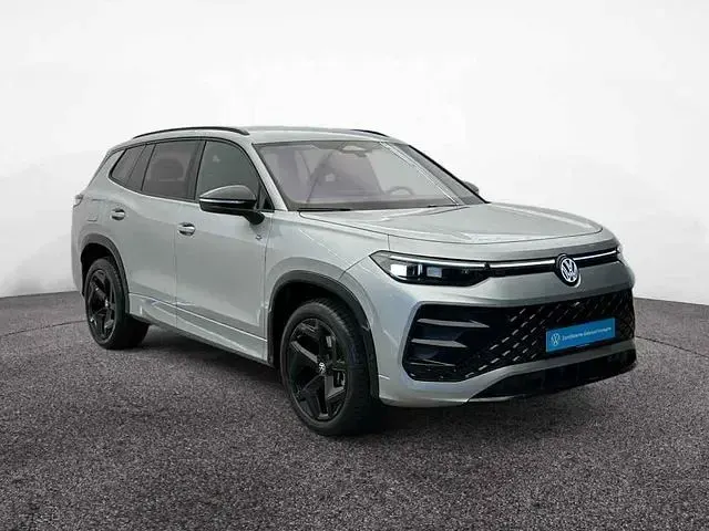 Gebraucht VW Tayron R-line 272 PS (200 kW) 2025 Oyster silver metallic SUV