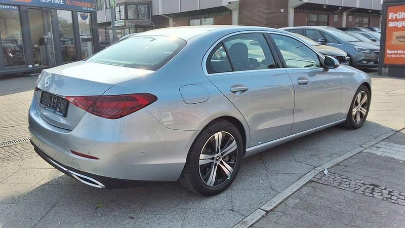 Gebraucht Mercedes C220 200 PS (147 kW) 2022 Silber Limousine