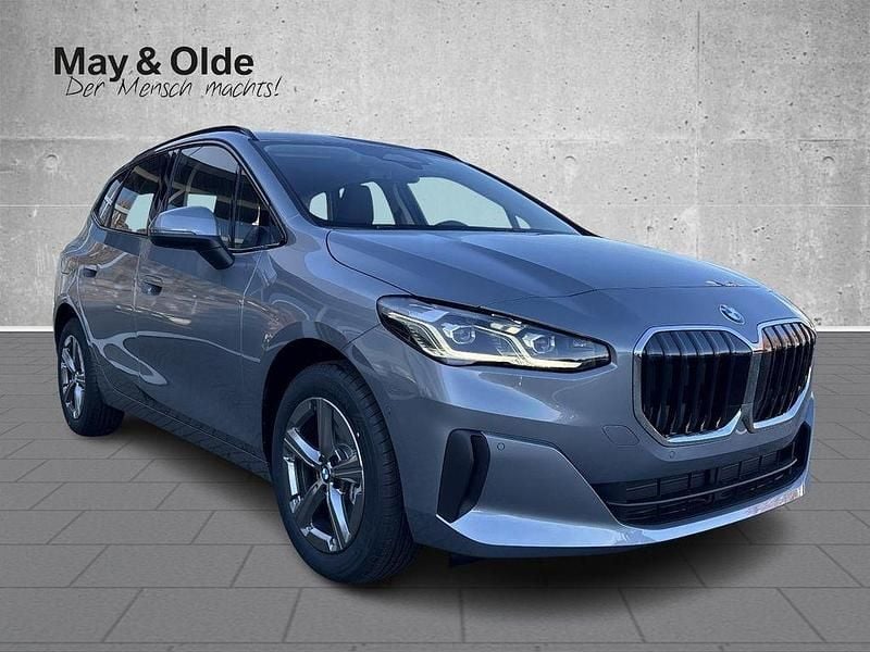 Neu BMW 220 Active Tourer Luxury Line 156 PS (114 kW) 2025 Skyscraper grau metallic Van / Kleinbus