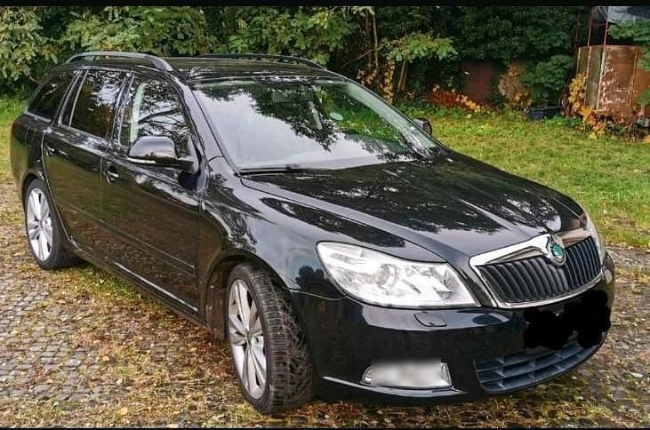 Schwarz Gebraucht 2009 Skoda Octavia Kombi | 3.800 € (Guter Preis) - Bild 1/4