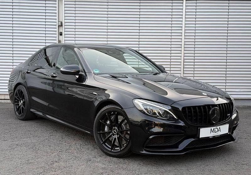 Obsidianschwarz Gebraucht 2016 Mercedes C63 AMG AMG Limousine | 39.450 € (Fairer Preis) - Bild 1/4