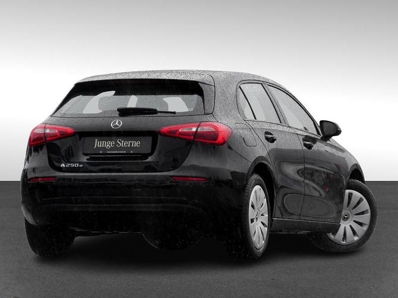 Gebraucht Mercedes A250 218 PS (160 kW) 2022 Schwarz Limousine