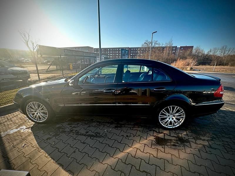 Gebraucht Mercedes E280 190 PS (139 kW) 2005 Schwarz Limousine