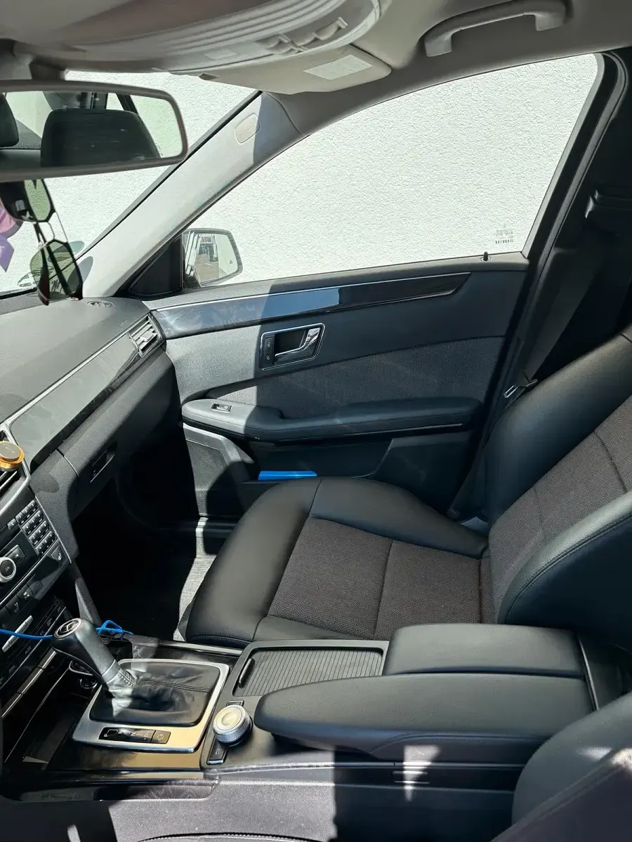 Gebraucht Mercedes E250 204 PS (150 kW) 2009 Rot Limousine