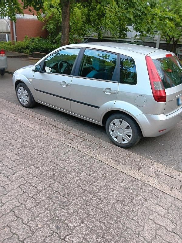 Gebraucht Ford Fiesta 75 PS (55 kW) 2005 Grau Kleinwagen