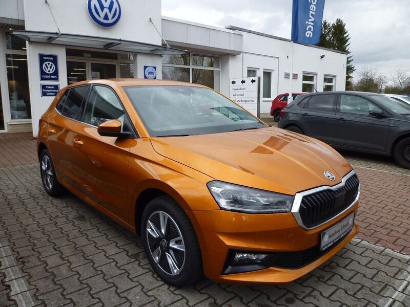 Orange Gebraucht 2021 Skoda Fabia Limousine | 24.890 € - Bild 1/4
