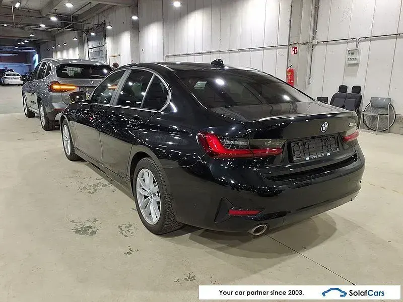 Gebraucht BMW 320e Sport Line 163 PS (119 kW) 2022 Schwarz Limousine