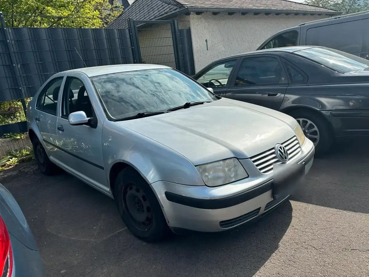 Occasion VW Bora 115 ch (84 kW) 2000 Gris Berline