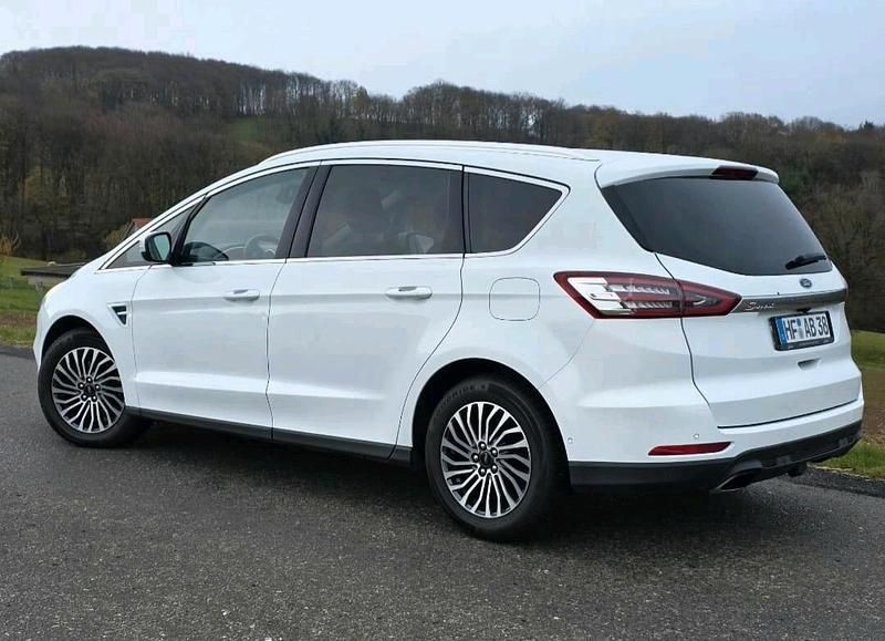 Weiß Gebraucht 2019 Ford S-MAX S Van / Kleinbus | 12.500 € (Superpreis) - Bild 1/4