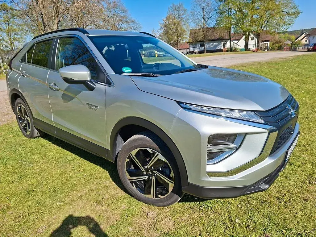 Gebraucht Mitsubishi Eclipse Cross Basis 188 PS (138 kW) 2021 Silber SUV