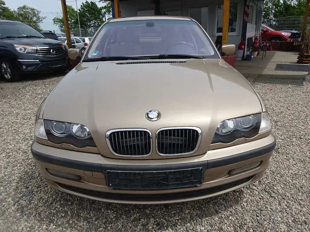 Gebraucht BMW 318 118 PS (86 kW) 2000 Gold Limousine