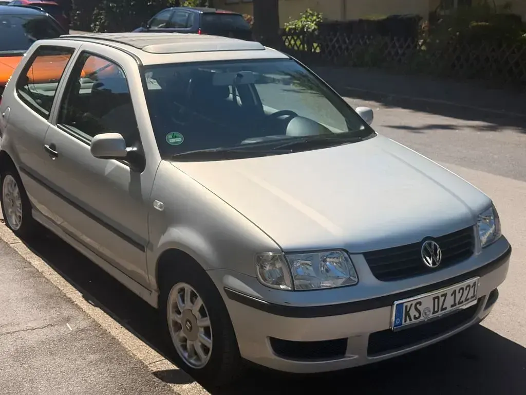 Gebraucht VW Polo 60 PS (44 kW) 2000 Silber Limousine