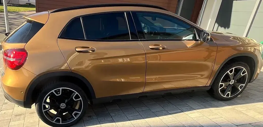 Gebraucht Mercedes GLA220 185 PS (136 kW) 2017 Gold SUV