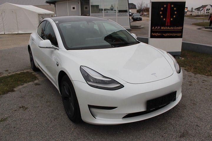 Weiß Gebraucht 2020 Tesla Model 3 Long Range AWD Limousine | 25.600 € (Fairer Preis) - Bild 1/4