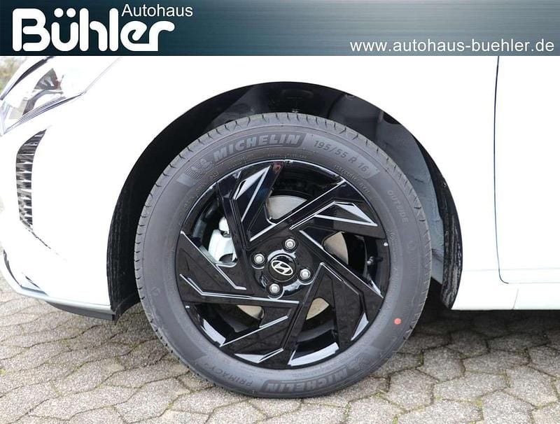 Neu Hyundai i20 Blackline 90 PS (66 kW) 2026 Atlas white Kleinwagen