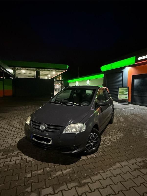 Gebraucht VW Fox 55 PS (40 kW) 2005 Grau Kleinwagen