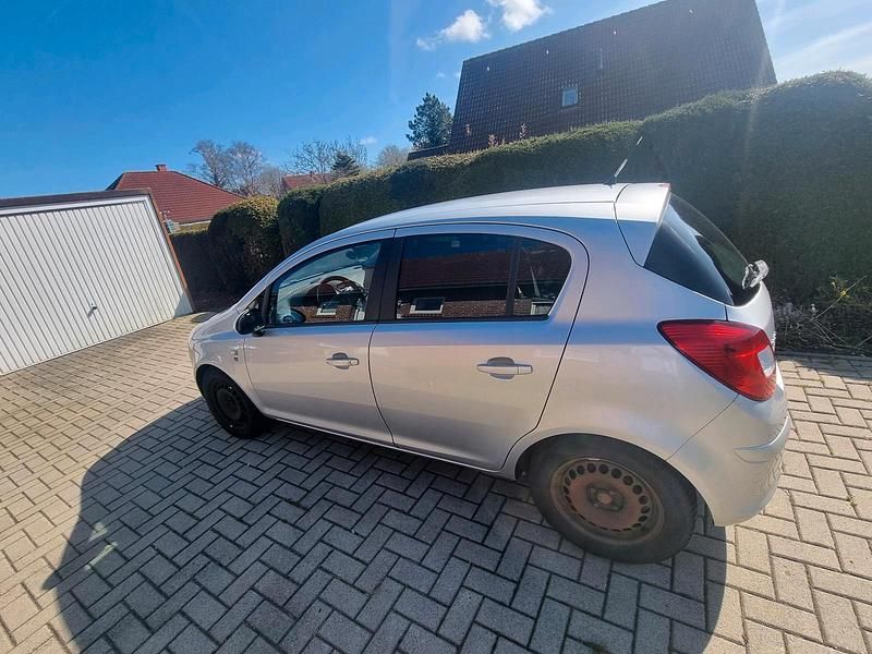 Gebraucht Opel Corsa 86 PS (63 kW) 2010 Silber Kleinwagen