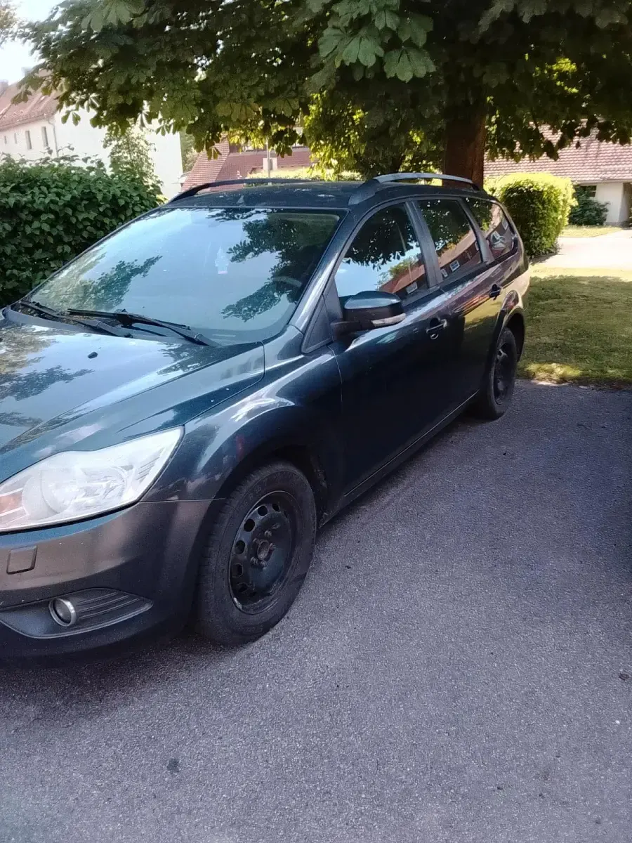 Gebraucht Ford Focus 116 PS (85 kW) 2009 Blau Kombi