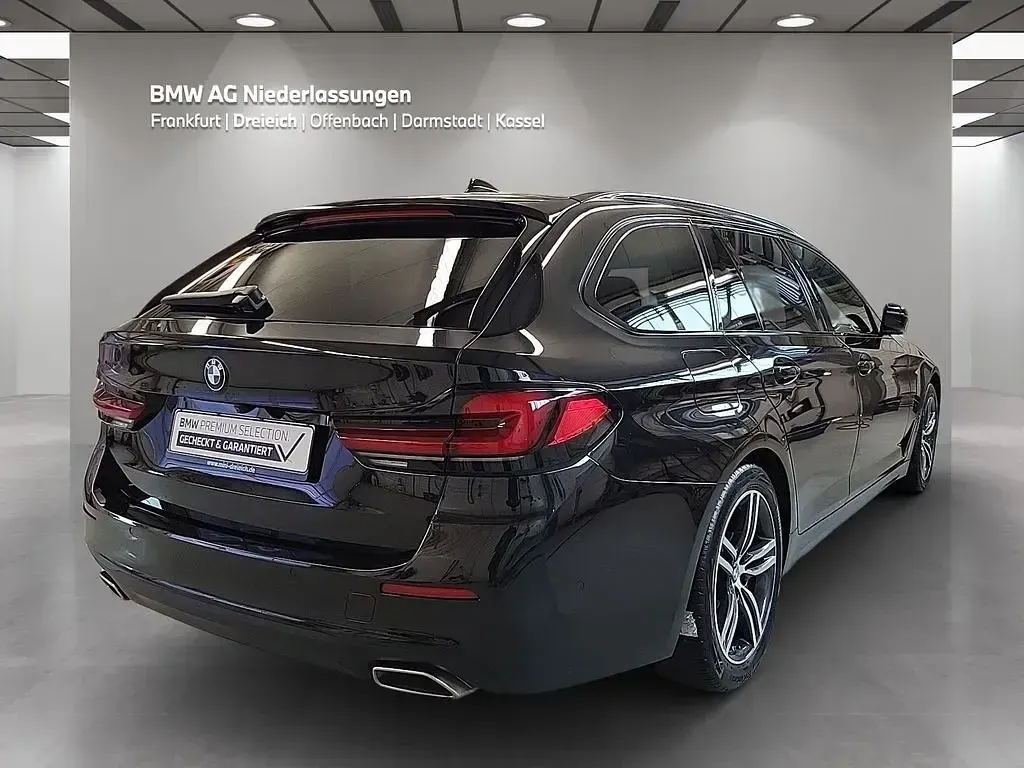 Gebraucht BMW 520 190 PS (139 kW) 2023 Schwarz Limousine