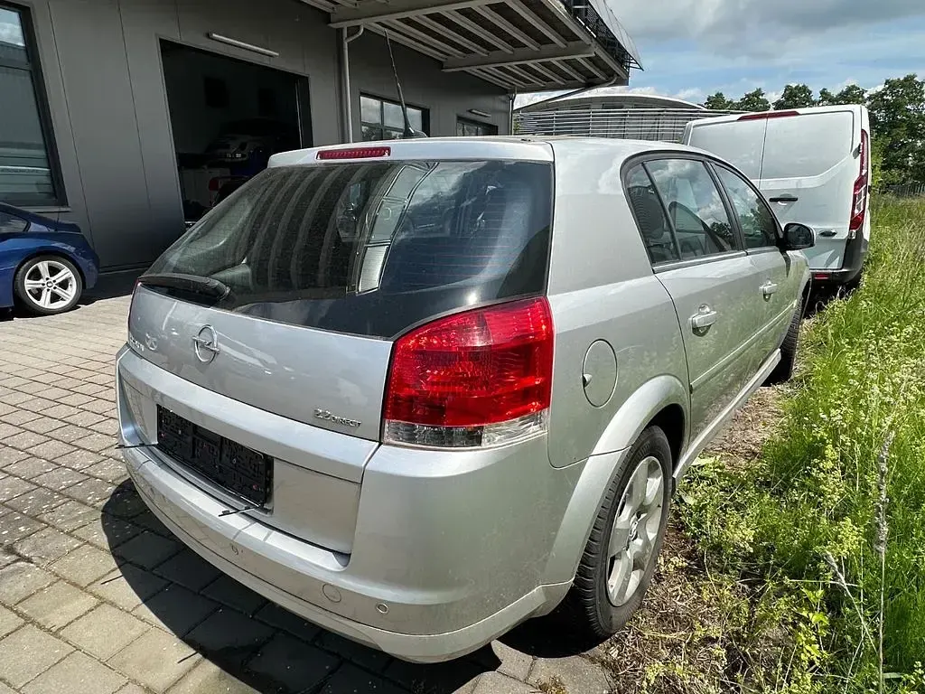 Gebraucht Opel Signum Edition 155 PS (114 kW) 2005 Silber Kleinwagen