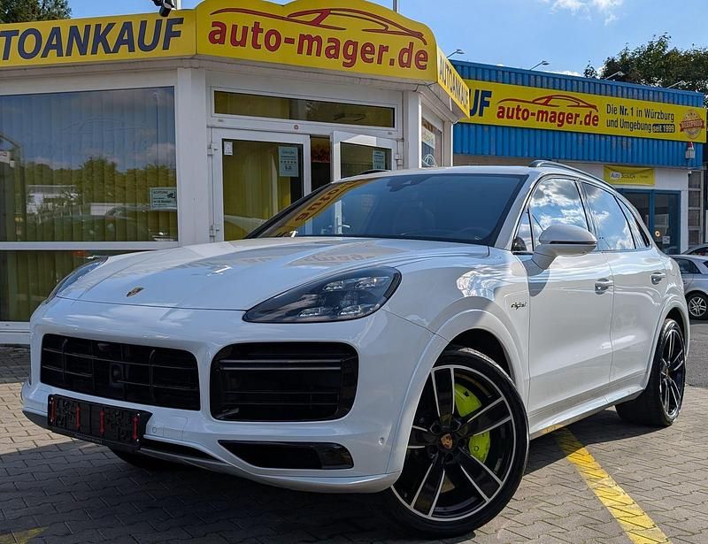Weiß Gebraucht 2021 Porsche Cayenne Turbo S Sport SUV | 118.850 € (Fairer Preis) - Bild 1/4