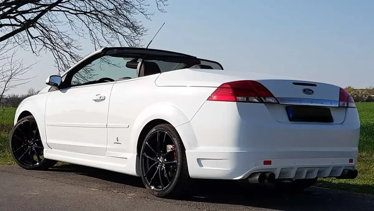 Używany Ford Focus Titanium 145 KM (106 kW) 2008 Biały Kabriolet