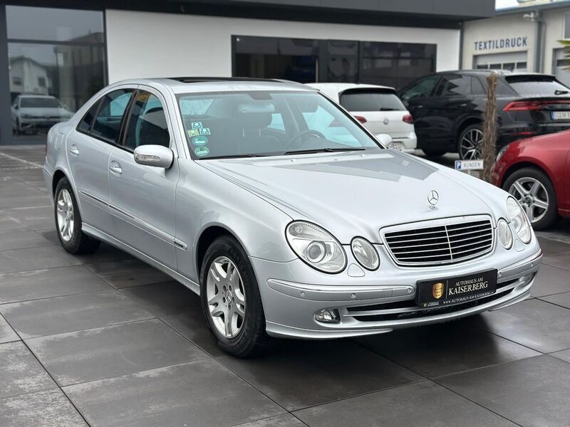 Silber Gebraucht 2005 Mercedes E350 Limousine | 5.990 € (Guter Preis) - Bild 1/4