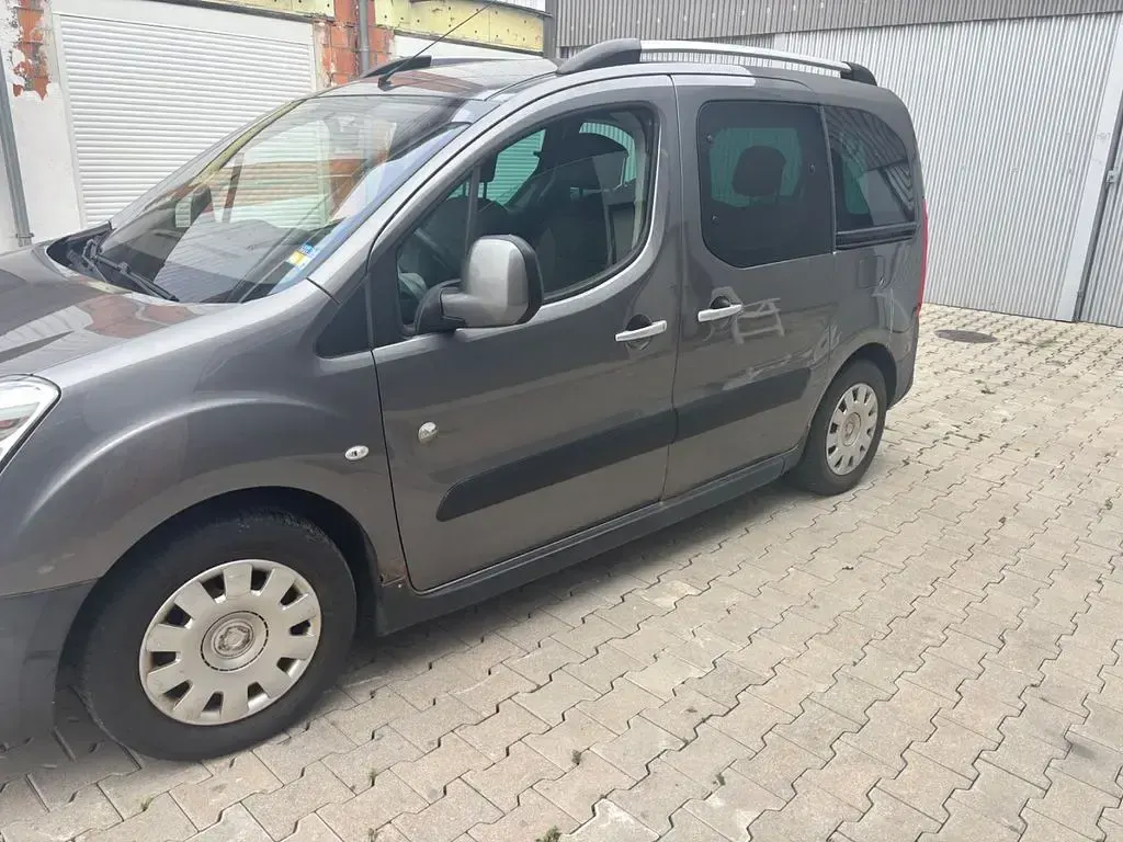 Gebraucht Peugeot Partner Tepee Family 109 PS (80 kW) 2009 Braun Van / Kleinbus