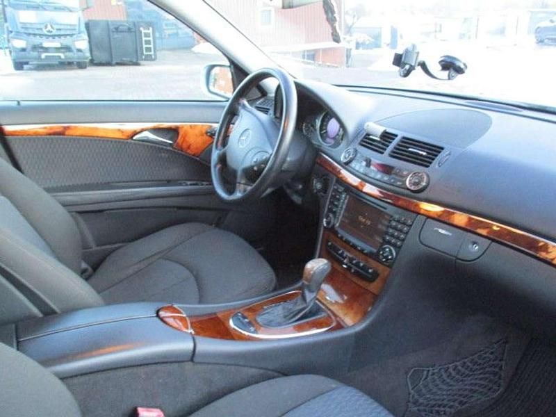 Gebraucht Mercedes E320 204 PS (150 kW) 2005 Silber Limousine