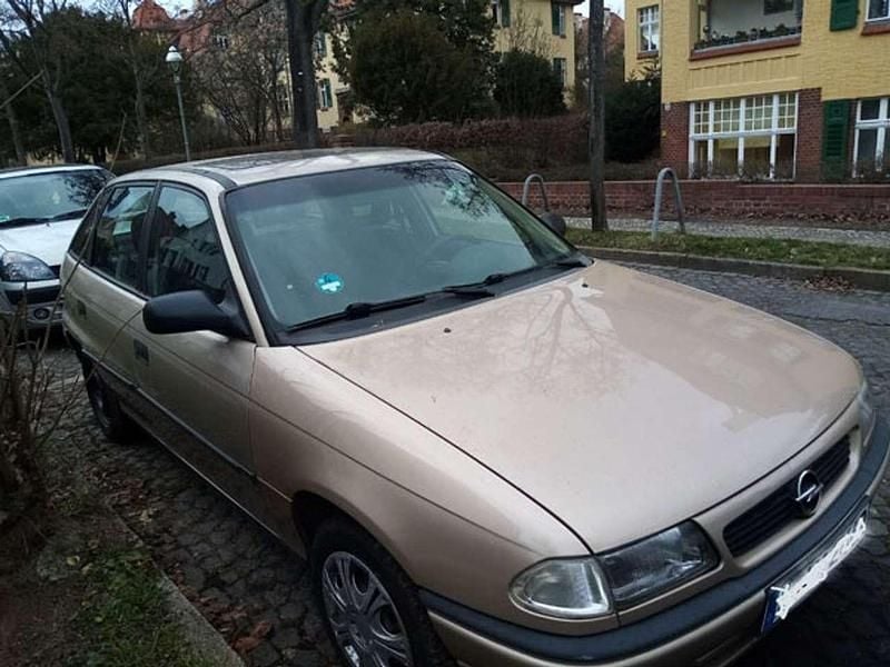 Gebraucht Opel Astra 75 PS (55 kW) 1997 Bronze Limousine
