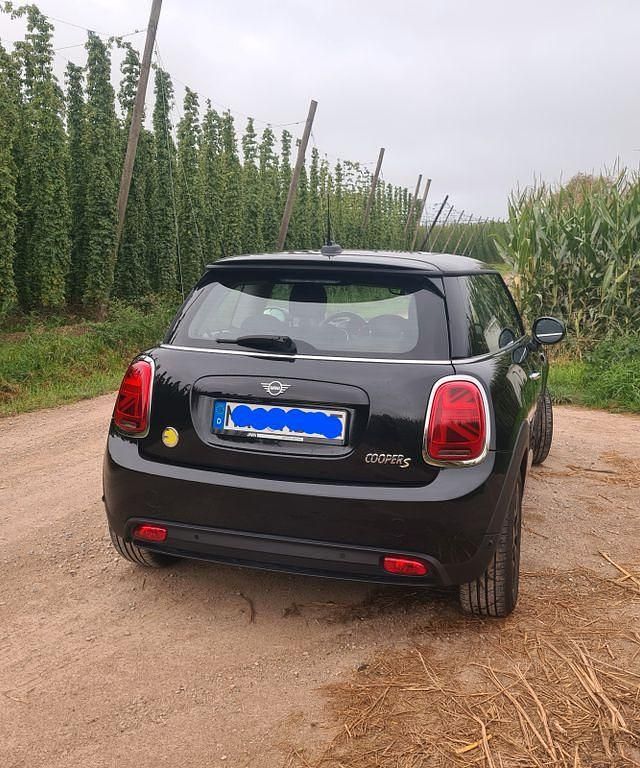 Schwarz Gebraucht 2023 Mini Cooper SE Classic Kleinwagen | 22.000 € (Etwas zu teuer) - Bild 1/4