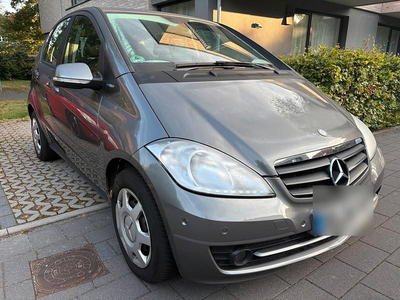 Grau Gebraucht 2010 Mercedes A160 Kleinwagen | 4.350 € (Guter Preis) - Bild 1/4