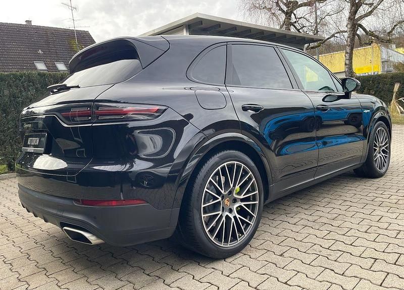 Gebraucht Porsche Cayenne Chrono 462 PS (339 kW) 2019 Tiefschwarz SUV