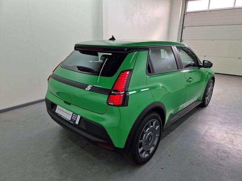 Neu Renault 5 E-Tech Evolution 89 kW (122 PS) 2026 Grün Limousine