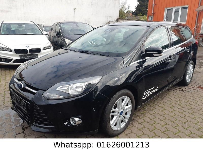 Gebraucht Ford Focus Titanium 125 PS (91 kW) 2013 Schwarz Kombi