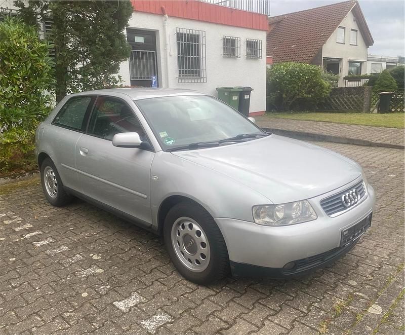 Second-hand Audi A3 101 CP (74 kW) 2001 Argintiu Hatchback