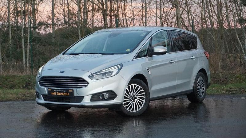 Silber Gebraucht 2019 Ford S-MAX Titanium Van / Kleinbus | 14.400 € (Superpreis) - Bild 1/4