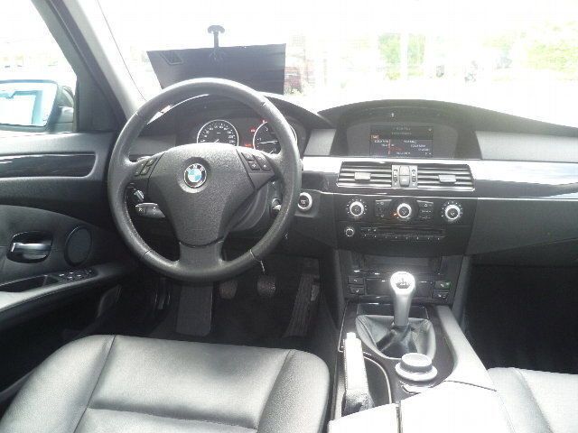 Gebraucht BMW 530 Advantage 235 PS (172 kW) 2007 Schwarz metallic Kombi