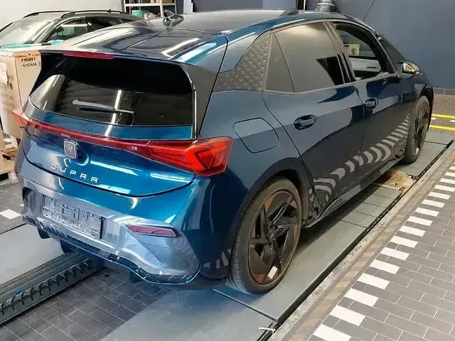 Gebraucht Cupra Born 150 kW (204 PS) 2022 Weiß Kleinwagen