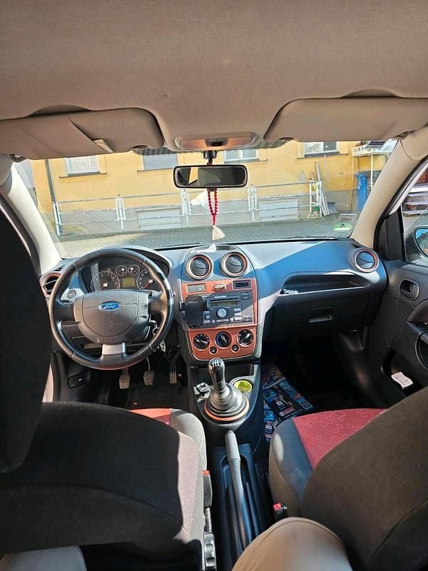 Gebraucht Ford Fiesta 2008 Weiß Kleinwagen