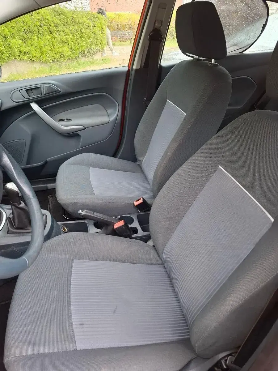 Usata Ford Fiesta Trend 95 CV (69 kW) 2011 Rosso Berlina