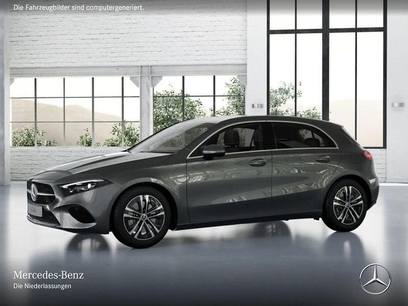 Gebraucht Mercedes A250 Progressive 163 PS (119 kW) 2025 Grau Limousine