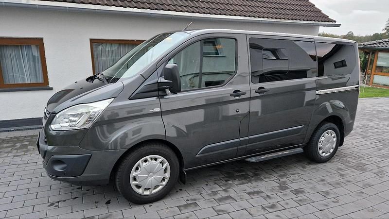 Andere farben Gebraucht 2016 Ford Tourneo Van / Kleinbus | 18.450 € (Superpreis) - Bild 1/4