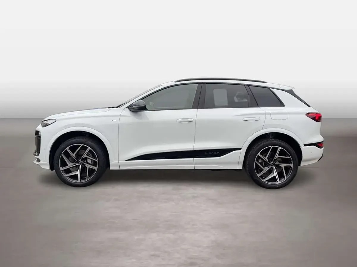Gebraucht Audi e-tron S-Line 284 kW (387 PS) 2026 Gletscherweiß metallic SUV