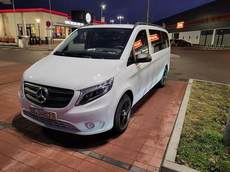 Weiß Gebraucht 2021 Mercedes Vito Van | 50.000 € (Etwas zu teuer) - Bild 1/2