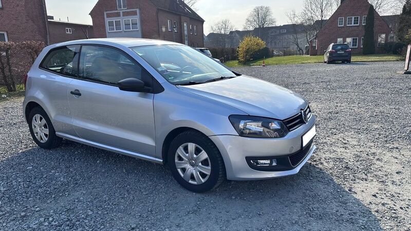 Silber Gebraucht 2013 VW Polo Limousine | 5.400 € (Fairer Preis) - Bild 1/4