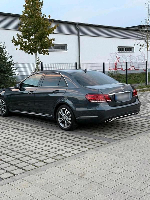 Gebraucht Mercedes E200 2013 Grau Limousine