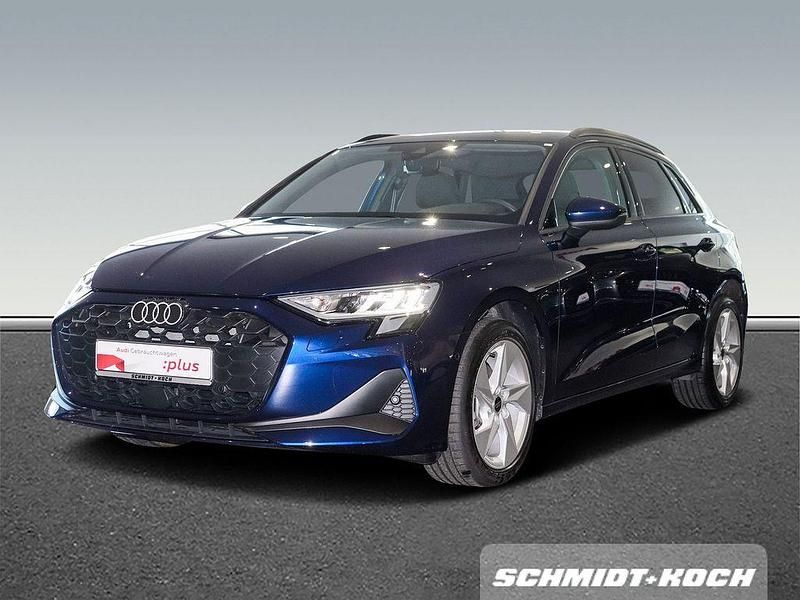Gebraucht Audi A3 Comfort 116 PS (85 kW) 2025 Navarrablau metallic Limousine