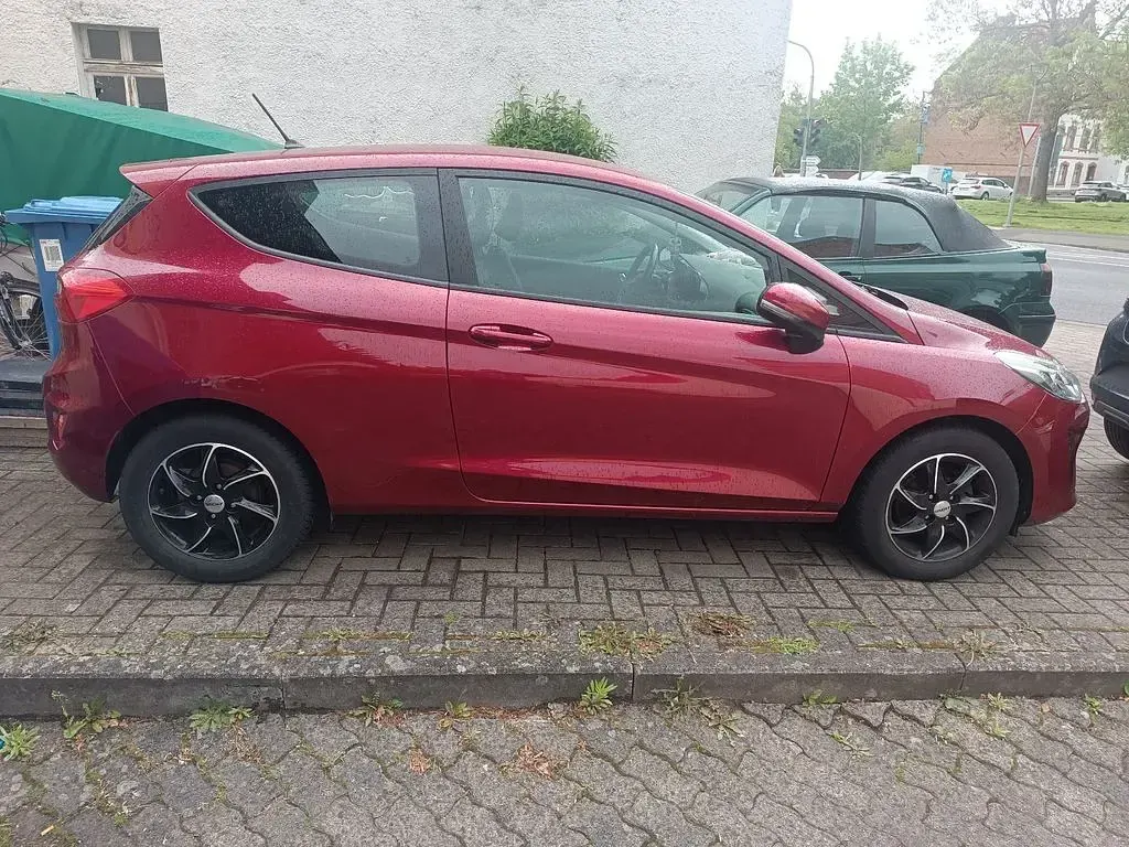 Gebraucht Ford Fiesta Cool & Connect 101 PS (74 kW) 2018 Rot Kleinwagen